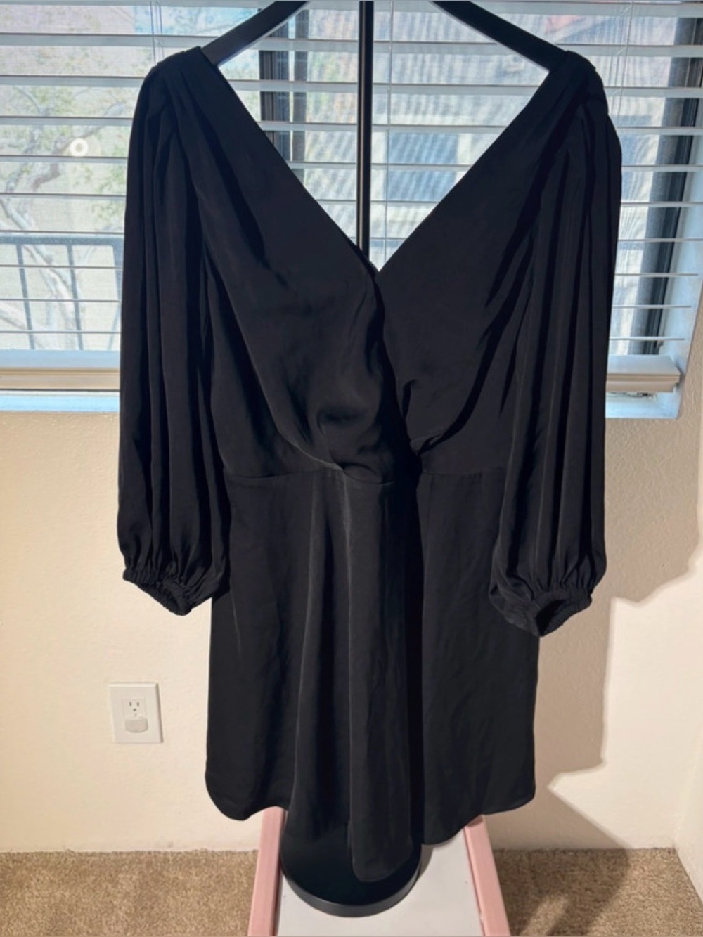 Banana Republic Black V-Neck Long Sleeve Mini Dress